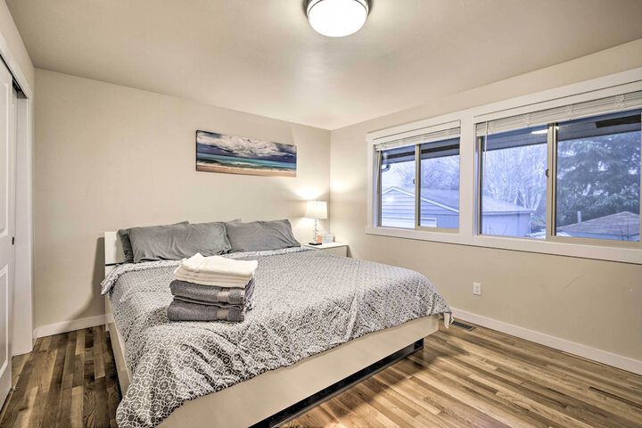 Spacious Kent Home 17 Mi to Dtwn Seattle!