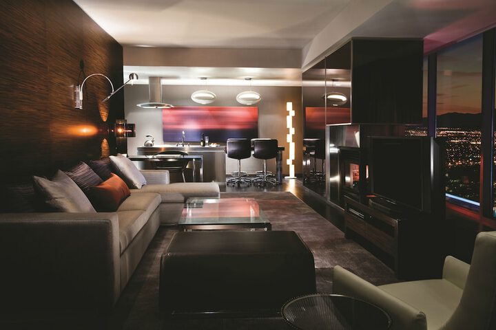 Room 11 of 21