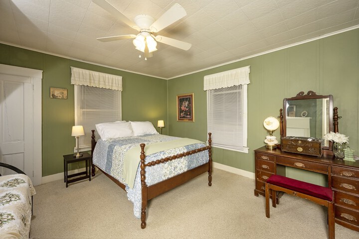 Room 14 of 25