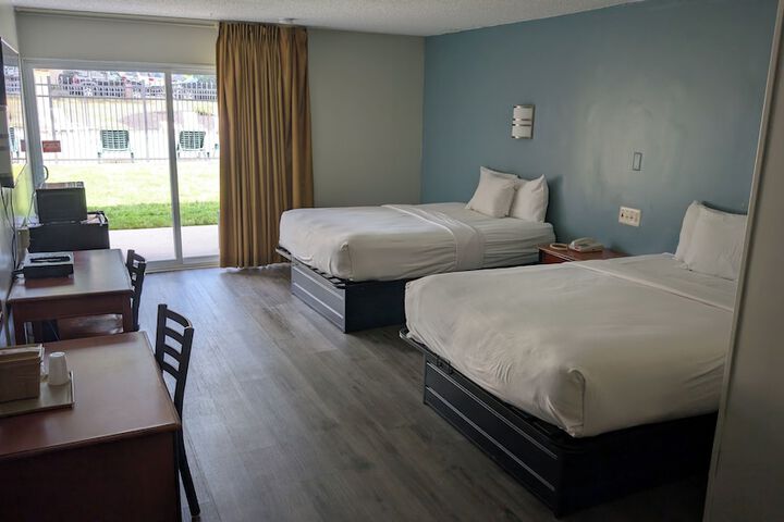 Crystal Inn Neptune