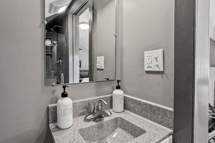 Captain Wohlt Inn Bed & Breakfast