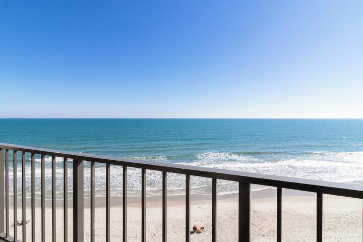 The Oceanfront Litchfield Inn