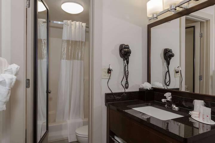 Room 19 of 33