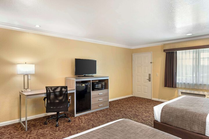 Room 31 of 39