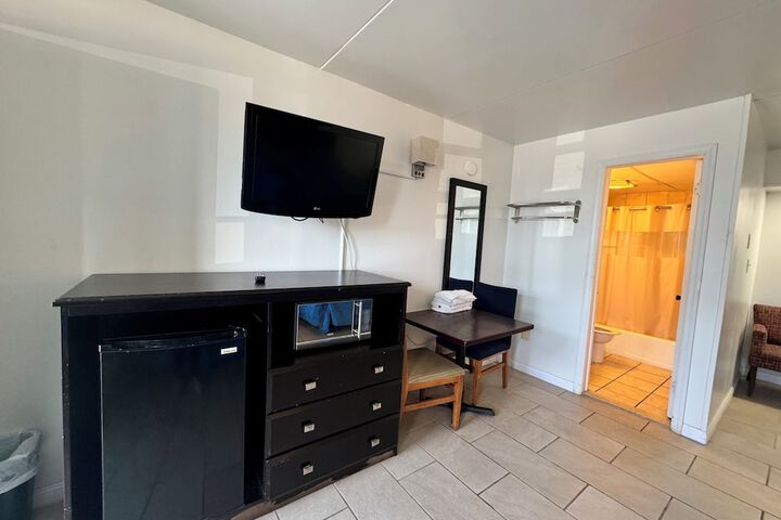 Room 72 of 84
