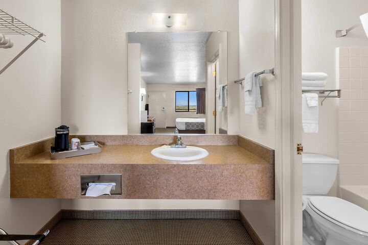 Rodeway Inn Copper Stay Benson AZ I-10 Exit 304