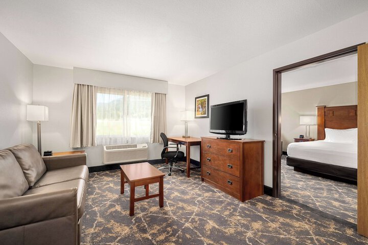 La Quinta Inn & Suites by Wyndham Grants Pass