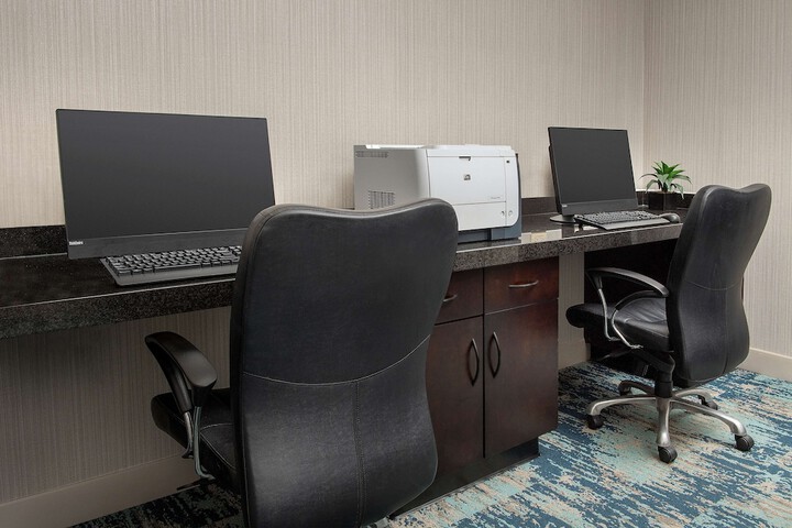 Business Center 39 of 39