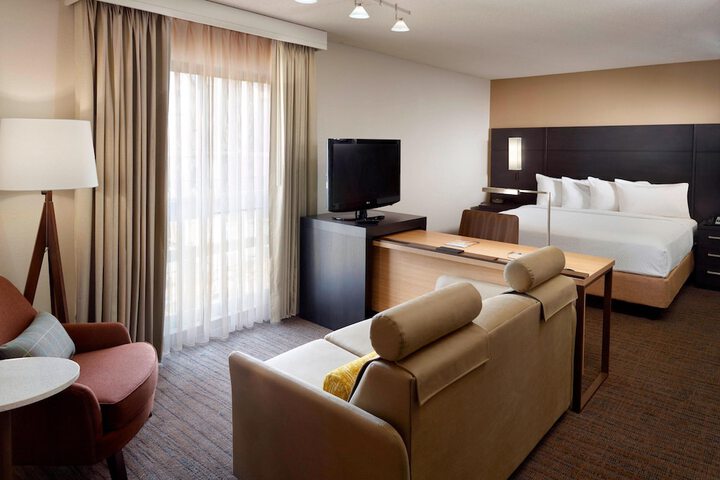 Room 10 of 24