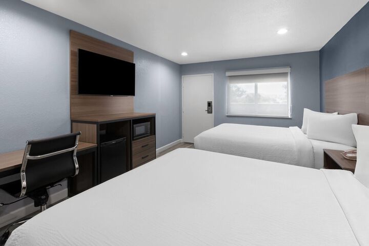 Days Inn by Wyndham Arroyo Grande / Pismo Beach