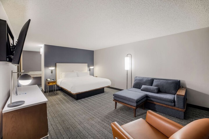 Room 16 of 36