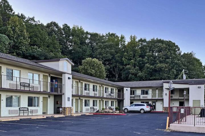 Quality Inn Clinton North