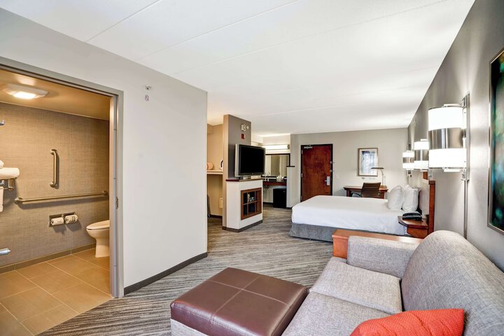 Room 15 of 39