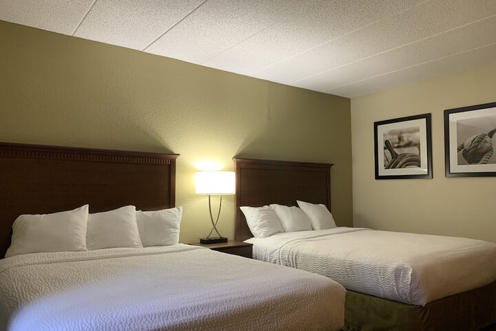 Room 32 of 39