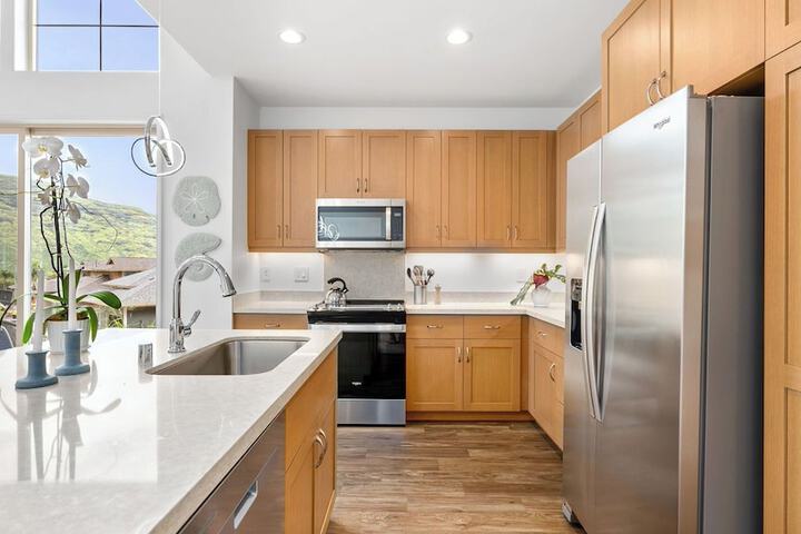 Leale'a by Avantstay Ocean + Mountain Views!