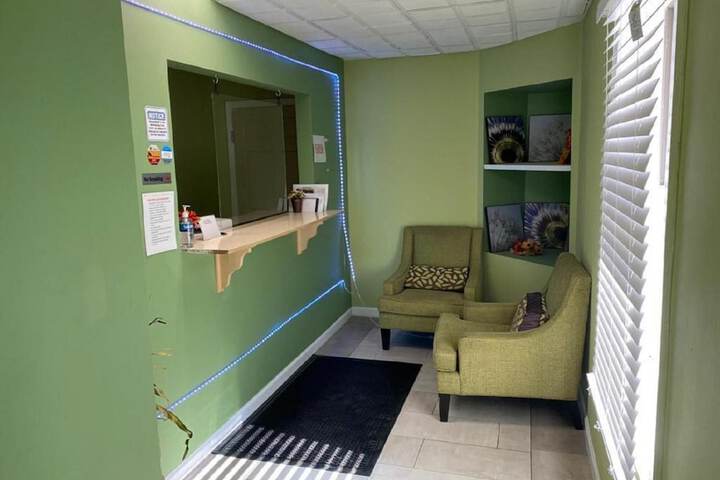 Budget Inn Express
