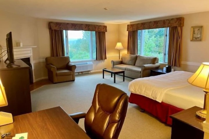 Room 6 of 55