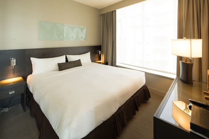 Room 32 of 50
