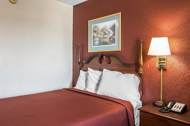 Room 10 of 23