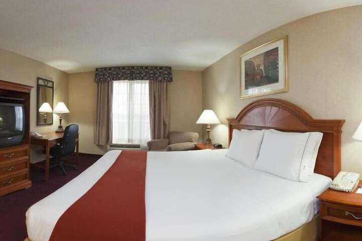 Room 30 of 65