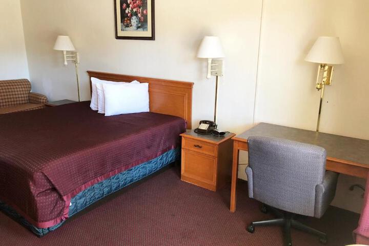 Kewanee Motor Lodge
