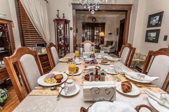 Breakfast/Coffee Service 38 of 43