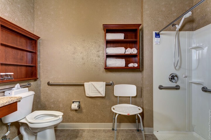 Room 12 of 33