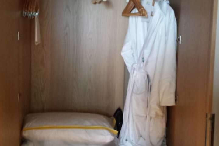 Room 21 of 49