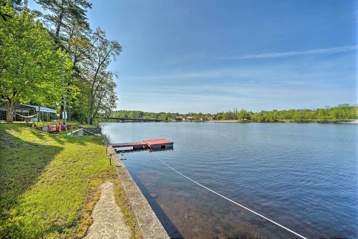 Lake Luzerne Home w / Fire Pit on Hudson River