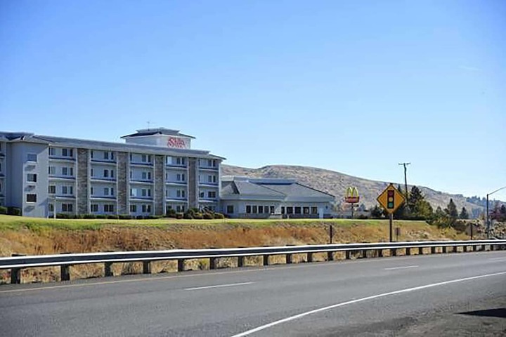 Hotel 4 of 18