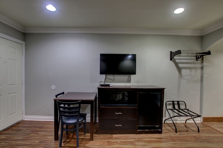 Room 34 of 42