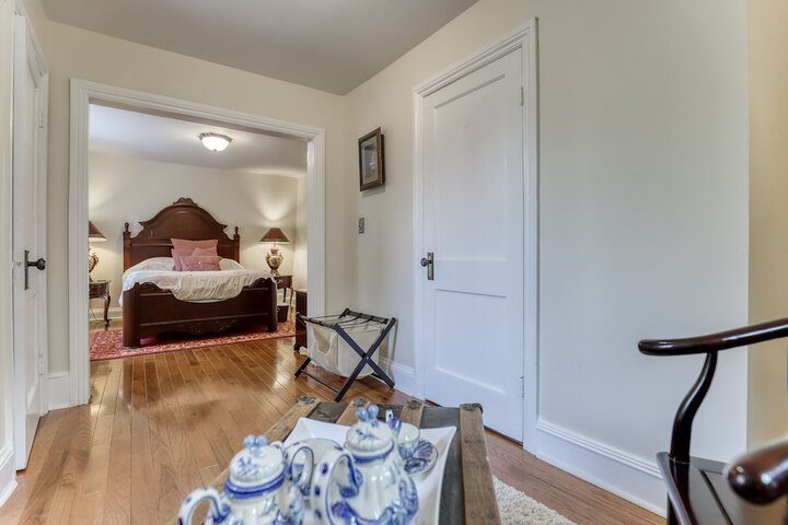 Room 30 of 42