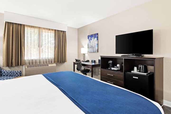 Room 20 of 35