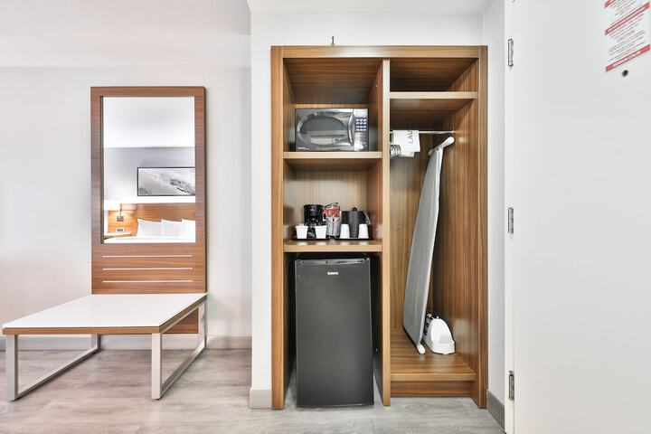 Room 35 of 41