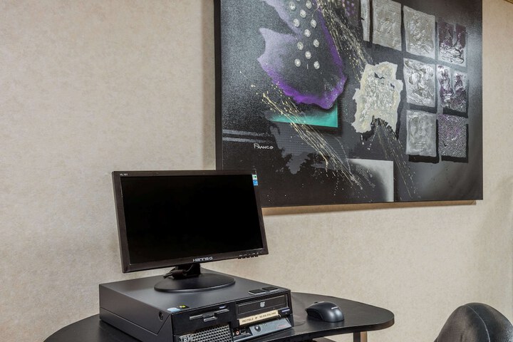 Business Center 27 of 27