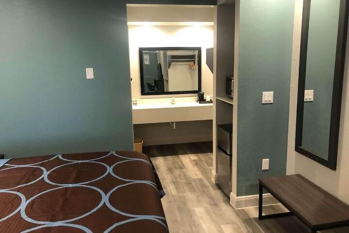 Room 18 of 23