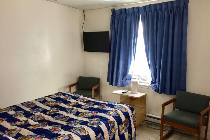 Room 8 of 36