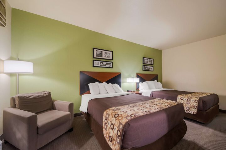 Room 12 of 48