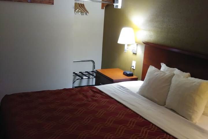 Room 57 of 100