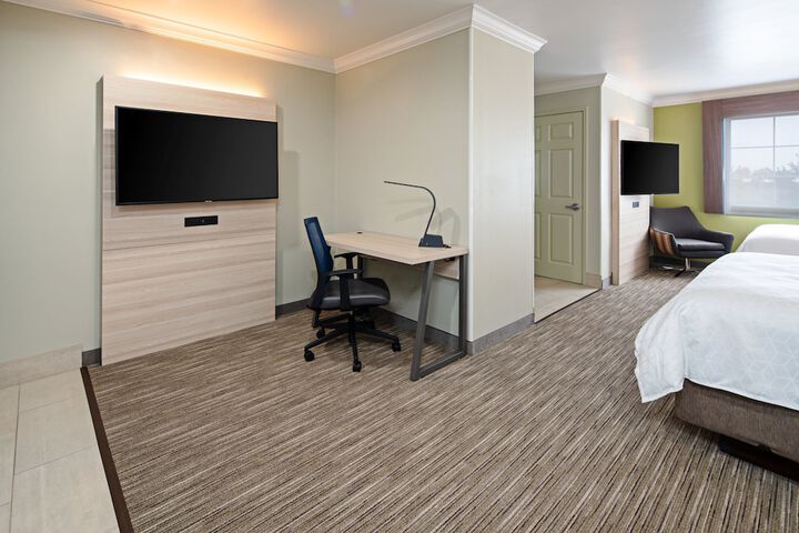 Room 14 of 27
