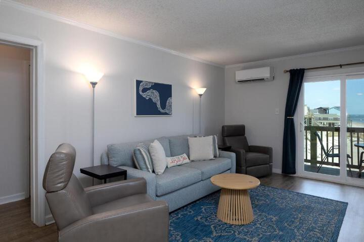 Embrace Oceanfront Elegance: Book Your Stay at Sunrise Oasis