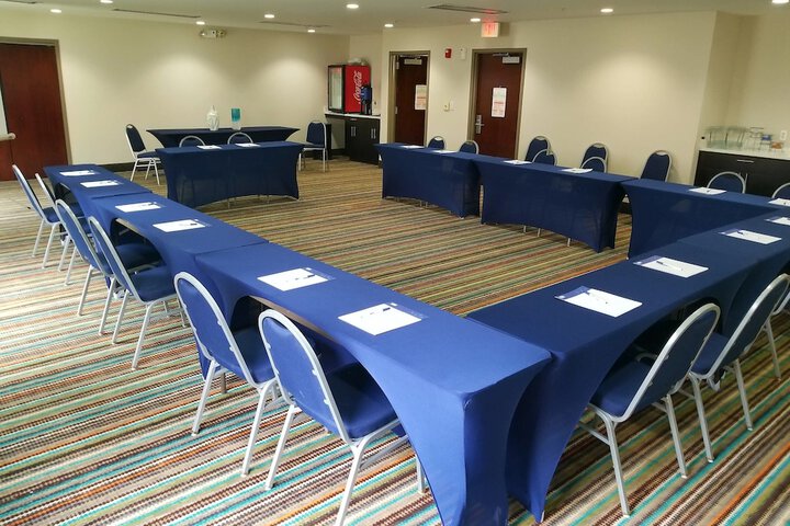 Holiday Inn Express Hotel & Suites Mebane by IHG