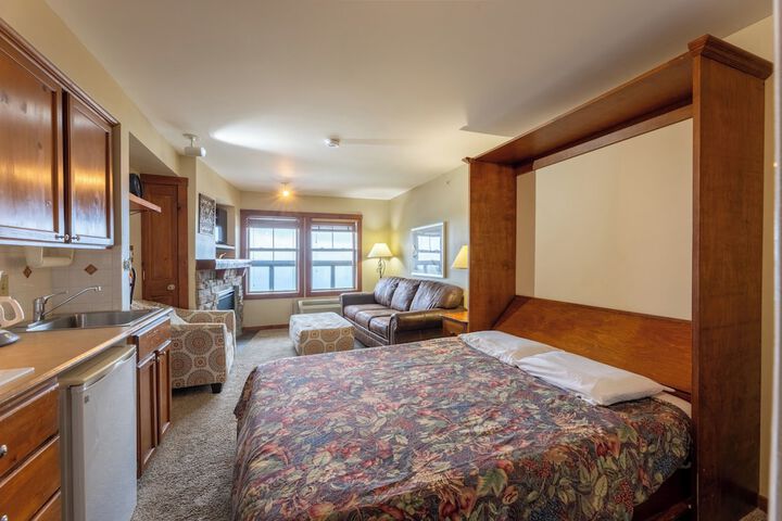 Room 27 of 48