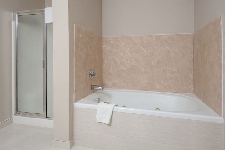 Room 14 of 65