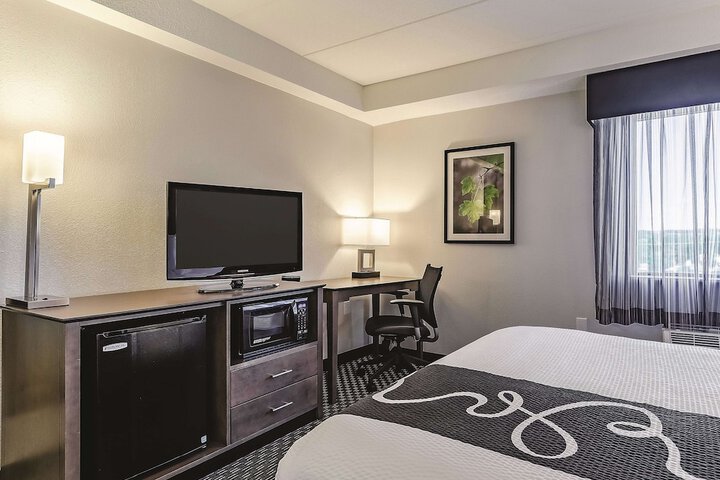Room 25 of 41