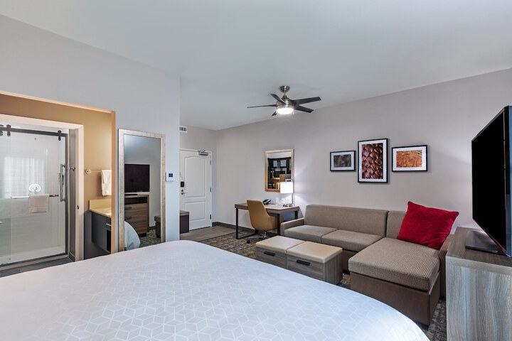 Staybridge Suites IAH Airport East by IHG