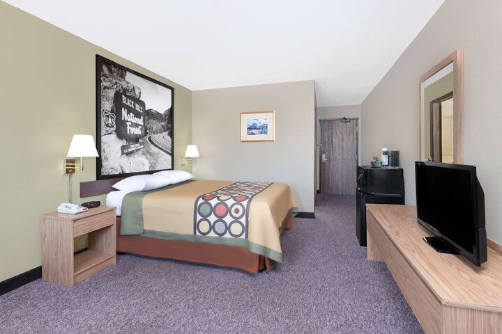 Super 8 by Wyndham Winner SD
