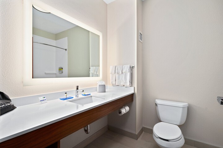 Holiday Inn Express Suites Van Buren-Ft Smith Area by IHG