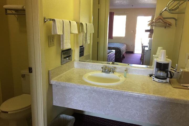 Room 26 of 34