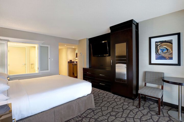 Room 51 of 106